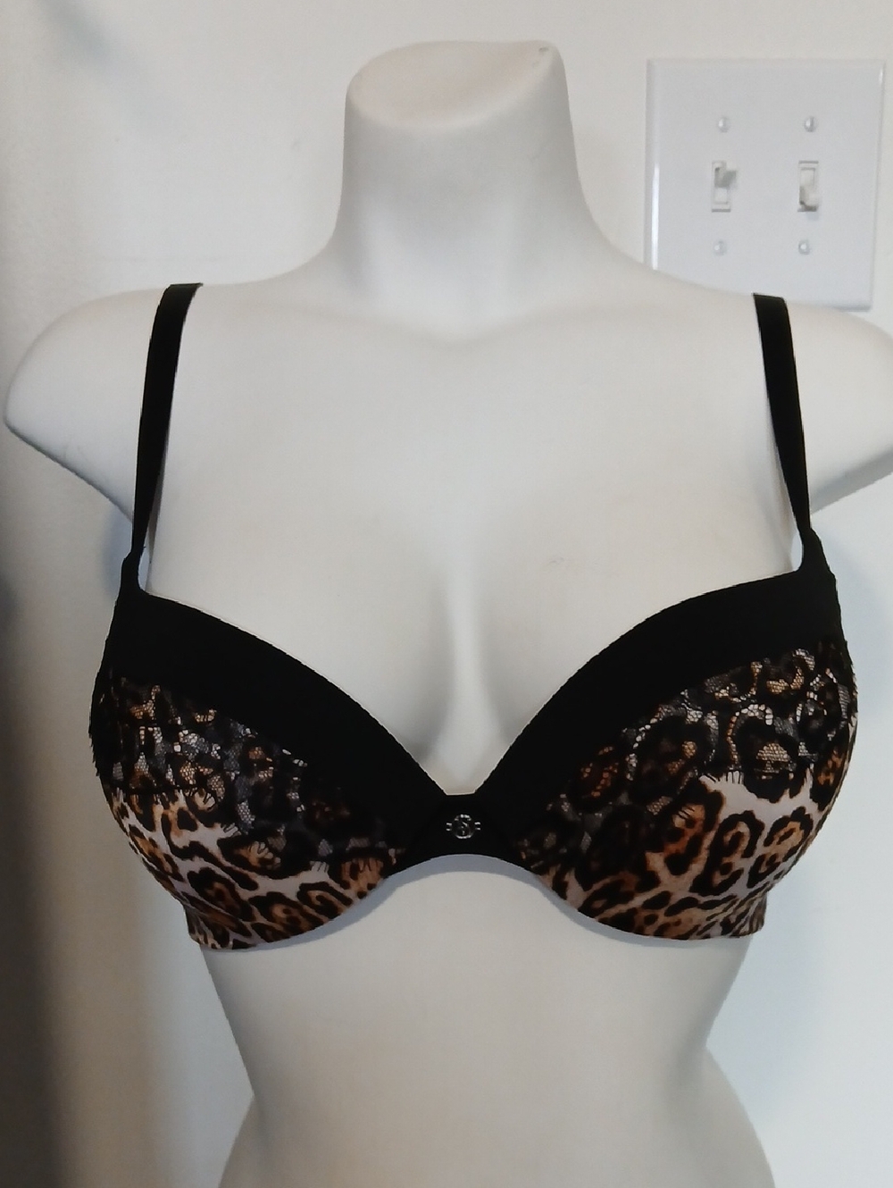 Victoria's Secret Sexy Feminine Push Up Leopard Animal Print And Lace Bra